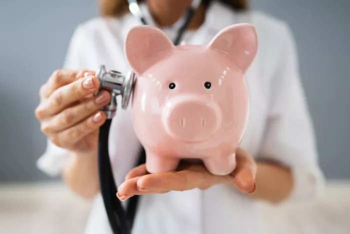 Az egészségpénztár segítségével pénzt lehet megtakarítani az orvosi kiadásokon is